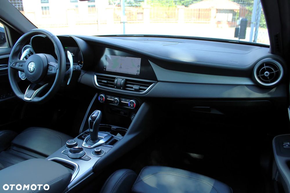 Alfa Romeo Giulia 2.0 Turbo Veloce Q4 - 14