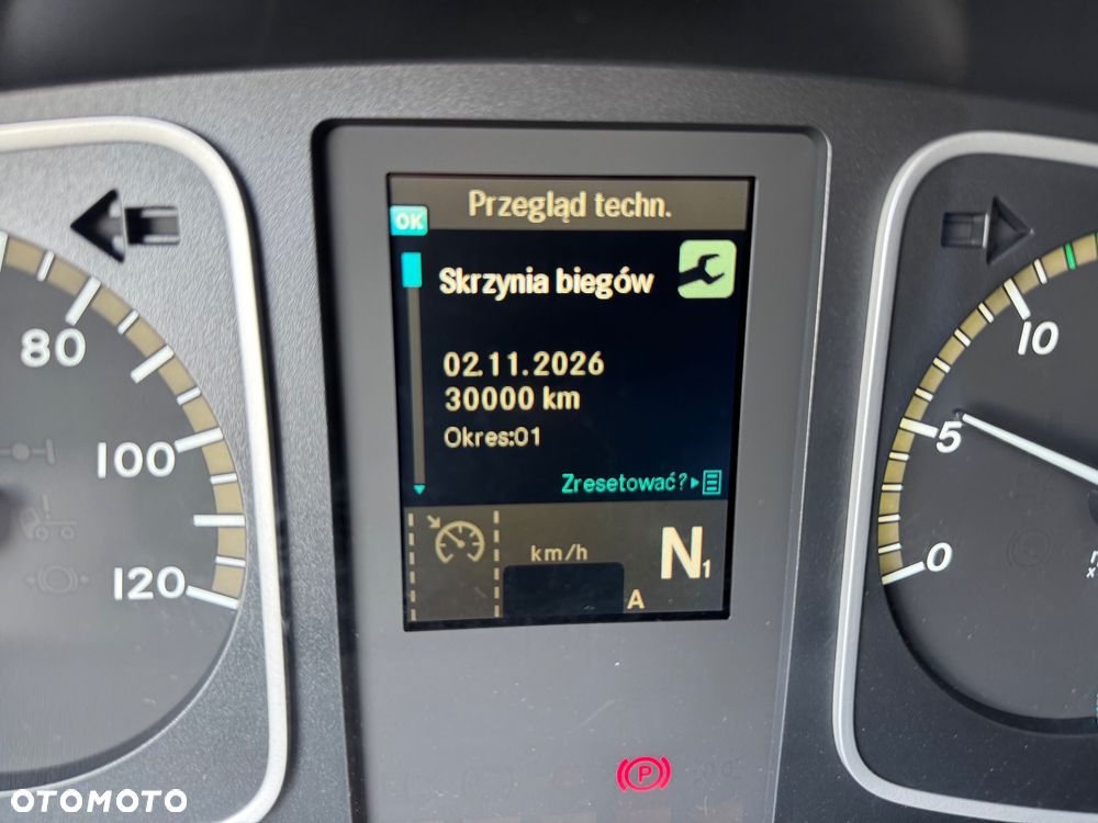 Mercedes-Benz - 21