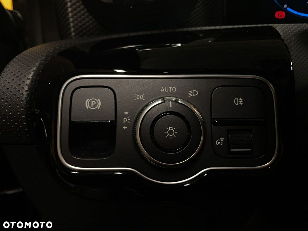 Mercedes-Benz CLA - 31