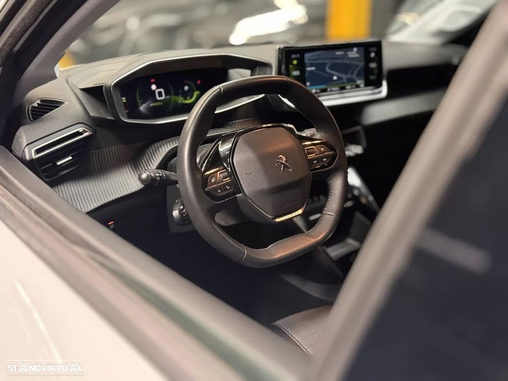 Peugeot 208 1.2 PureTech Allure EAT8 - 10