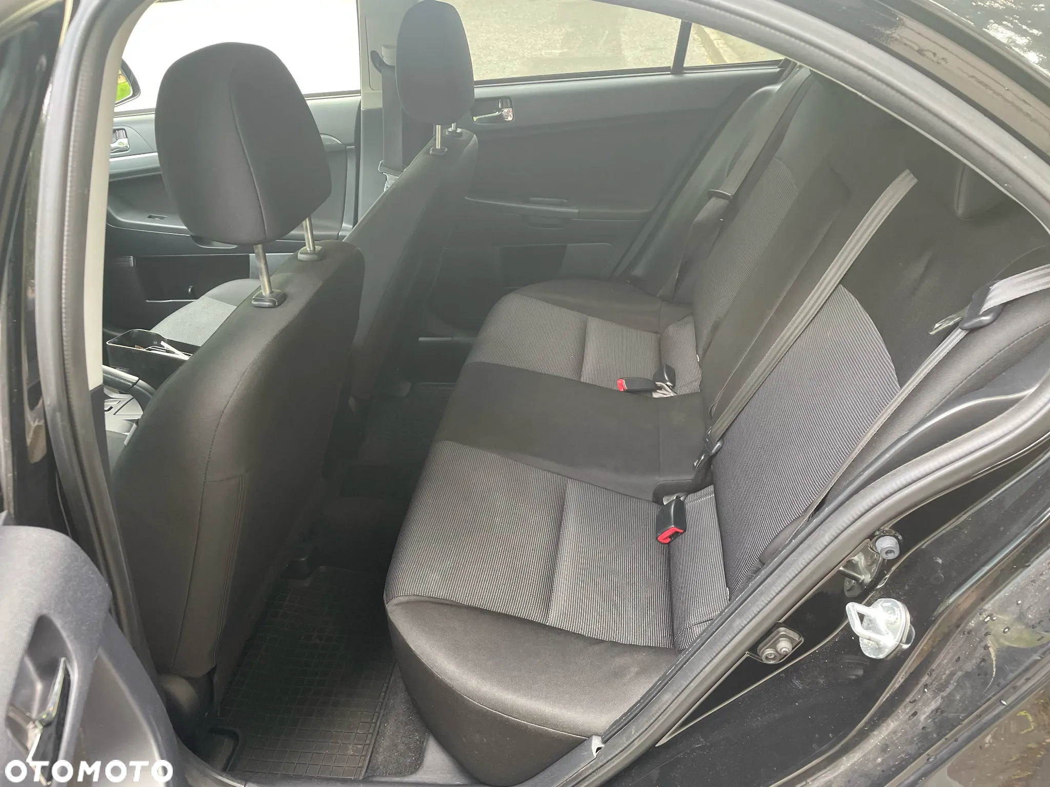Mitsubishi Lancer - 8