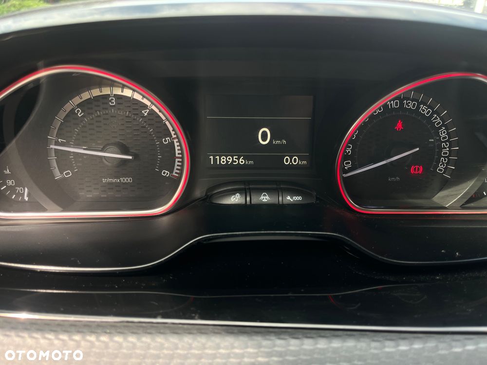 Peugeot 2008 BlueHDi 100 STOP & START Active - 11