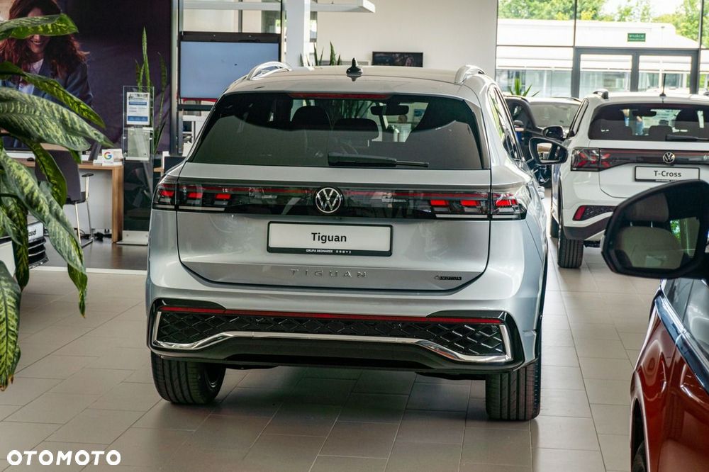 Volkswagen Tiguan - 12