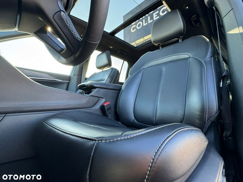 Jeep Grand Cherokee - 16