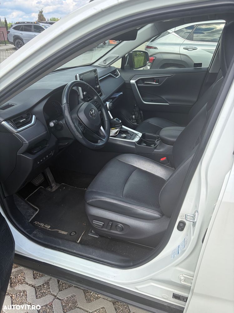 TOYOTA RAV4 2021 — imagine 3