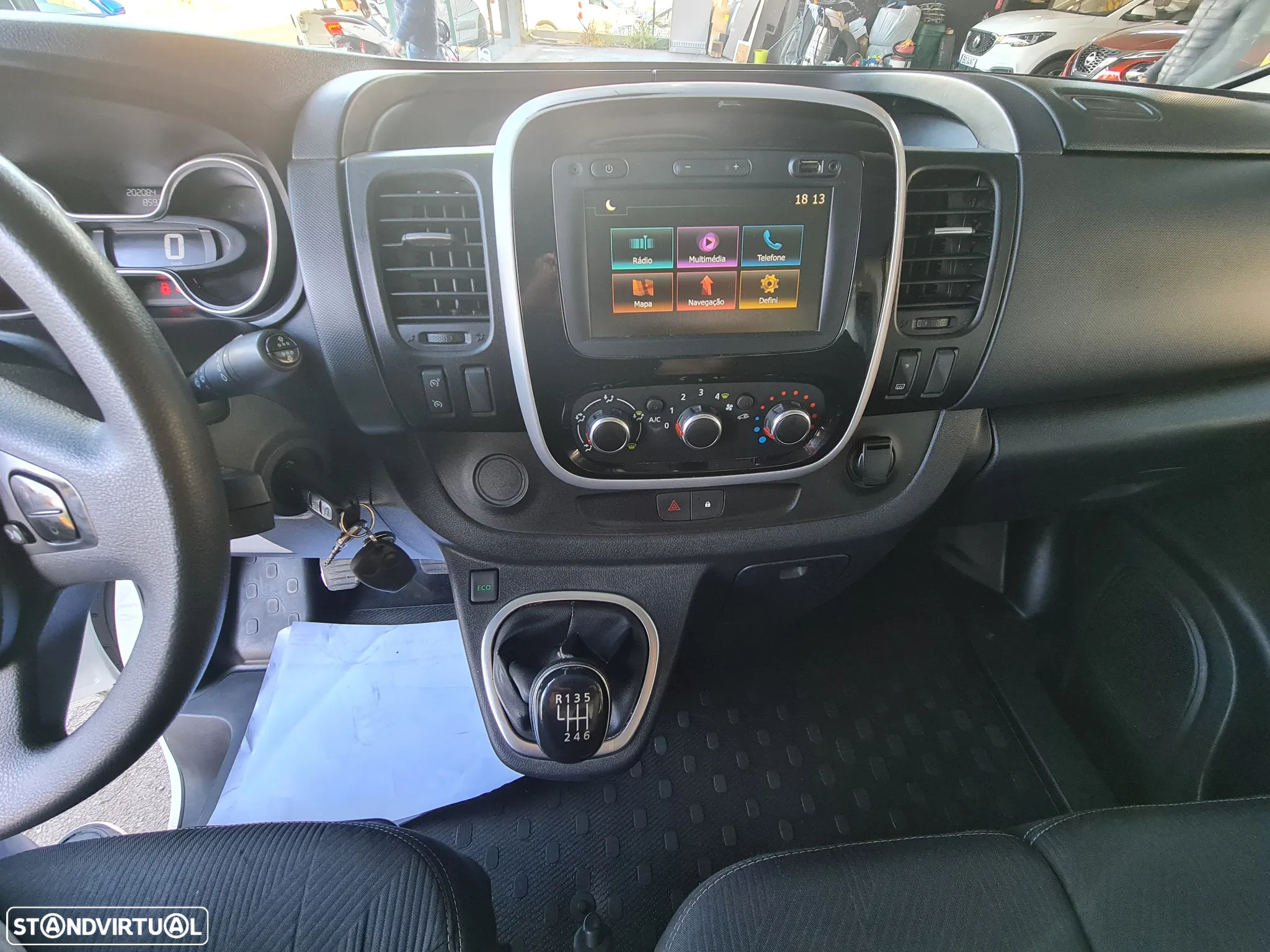 Renault TRAFIC 2.0 Dci 120CV * GPS/ AC/ IVA DEDUTÍVEL * - 24