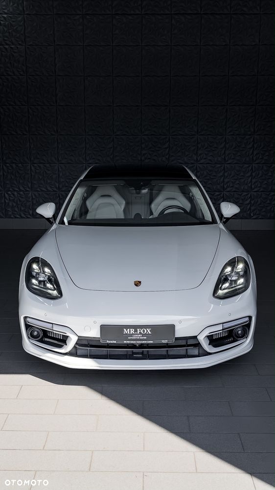 Porsche Panamera - 1