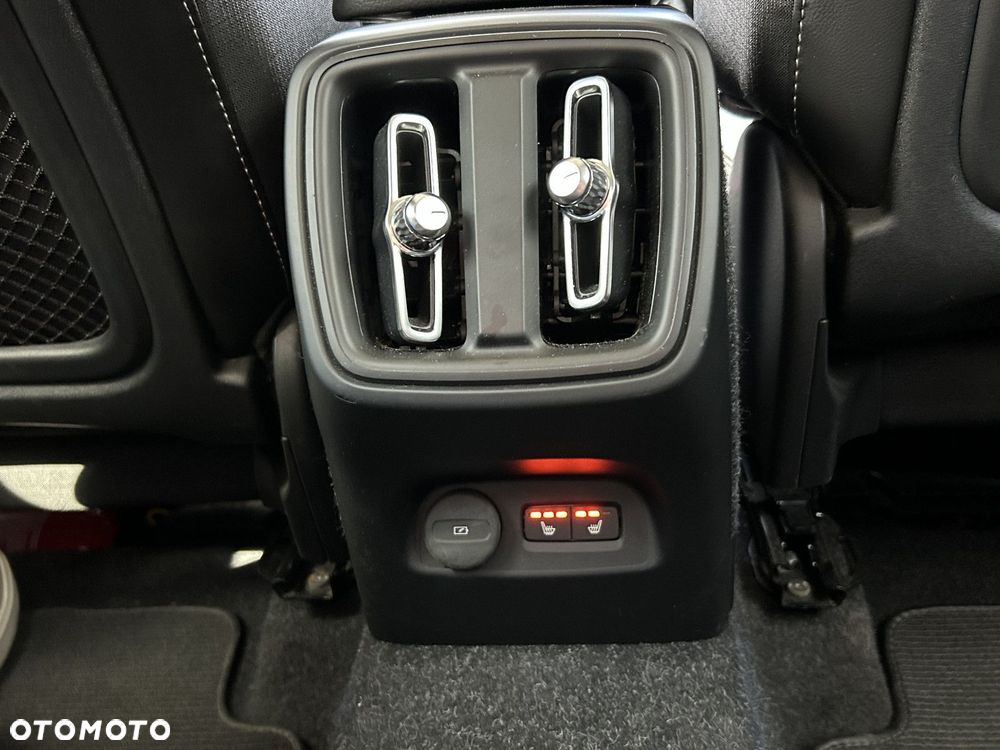 Volvo XC 40 - 33