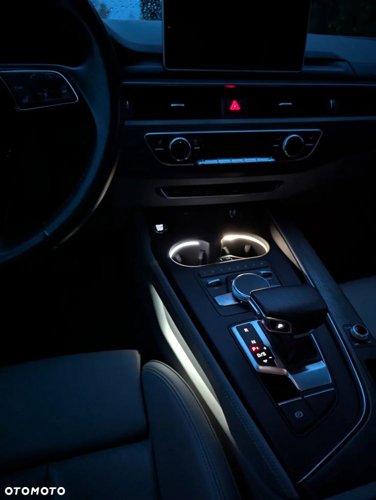 Audi A4 Limousine 2.0 TFSI Quattro Sport S tronic - 32