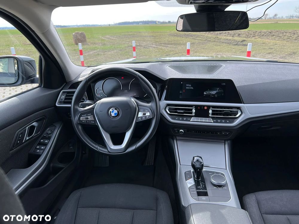 BMW Seria 3 320d Edition Luxury Line Purity - 12