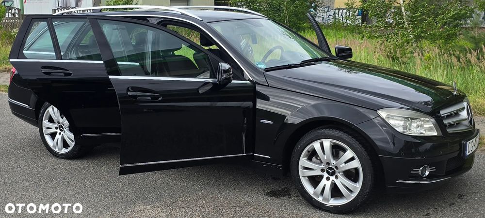 Mercedes-Benz Klasa C 180 CGI BlueEFFICIENCY Avantgarde - 15