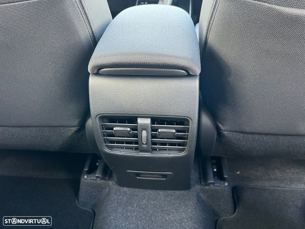 Toyota Corolla Cross 1.8 Hybrid Luxury - 26