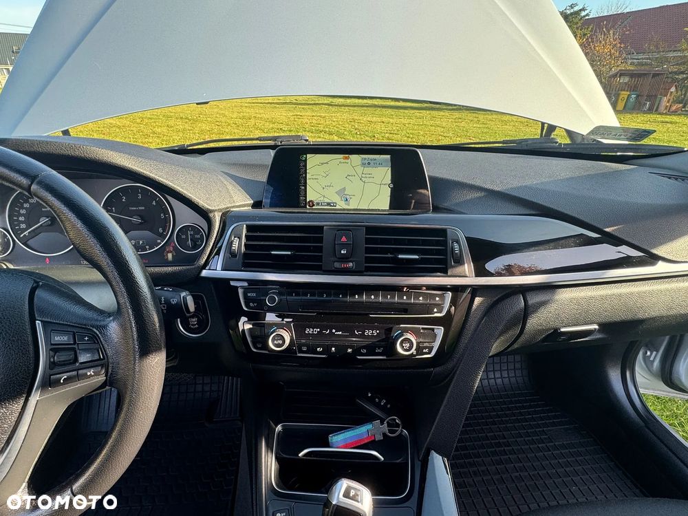 BMW Seria 3 318d - 11