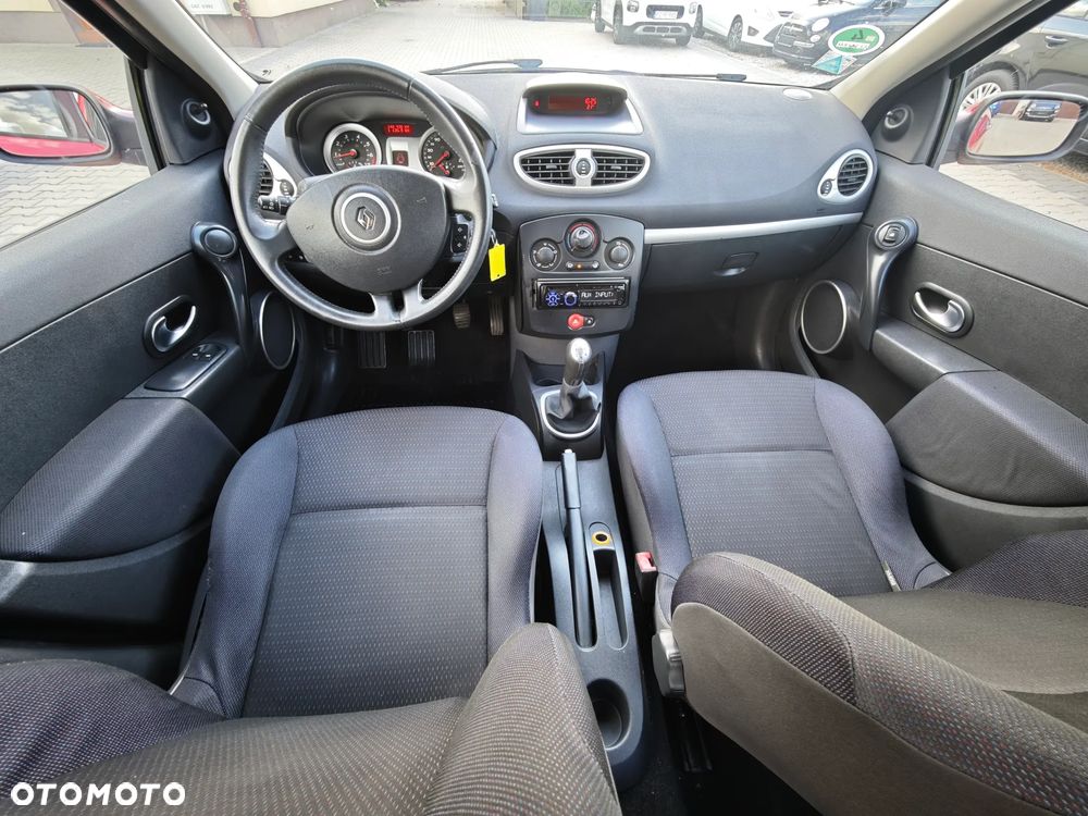 Renault Clio 1.6 16V Expression - 18