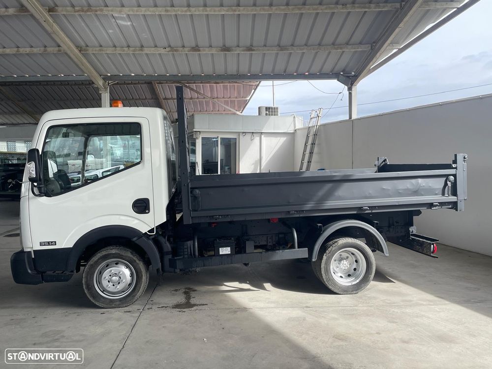 Nissan Cabstar NT400 35.14 2.5DCI c/Báscula - 3