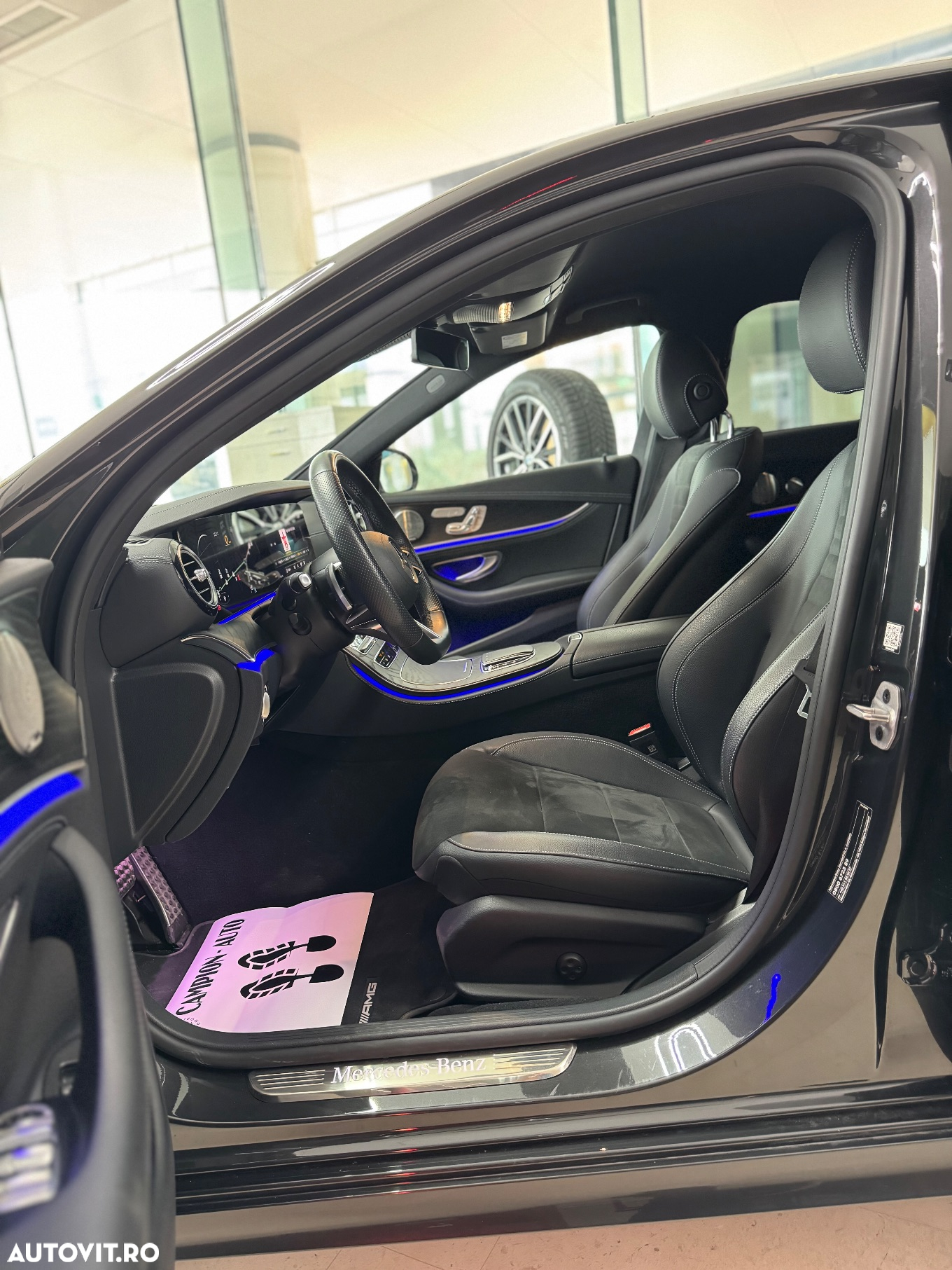 Mercedes-Benz E 300 4Matic 9G-TRONIC AMG Line - 29