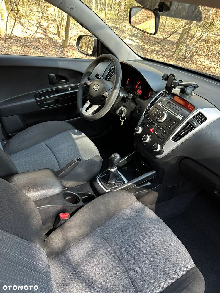 Kia Ceed 1.4 Comfort - 11