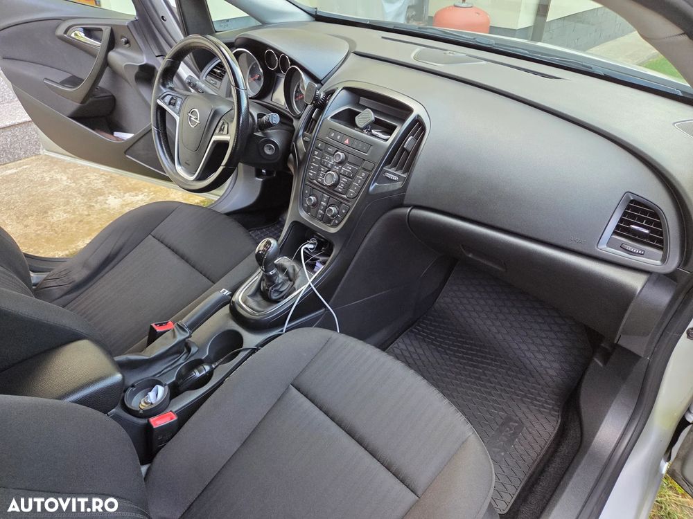 Opel Astra 1.6 CDTI ECOTEC Start/Stop Dynamic - 2