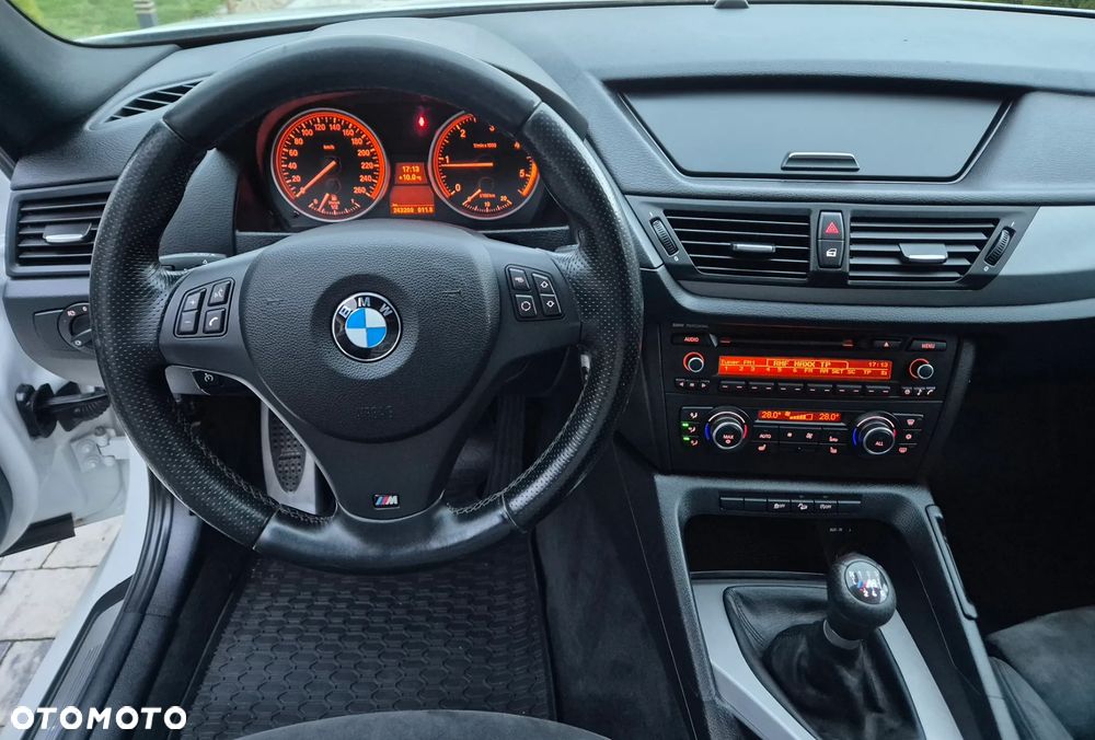 BMW X1 xDrive18d Sport Line - 13