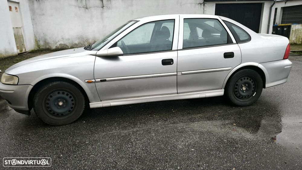 Opel Vectra 1.6 Comfort - 1