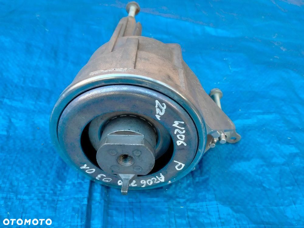 MERCEDES C klasa W206 / A2062400301 / PRAWA PODUSZKA SILNIKA / ORYGINAŁ - 1