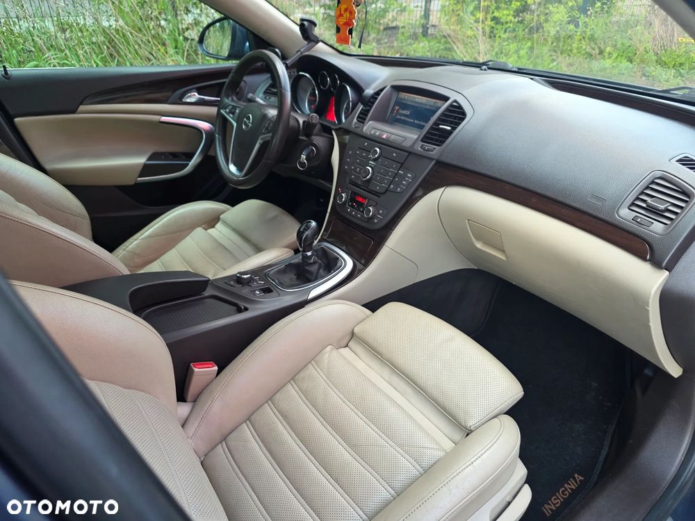 Opel Insignia 2.0 Turbo Cosmo - 11