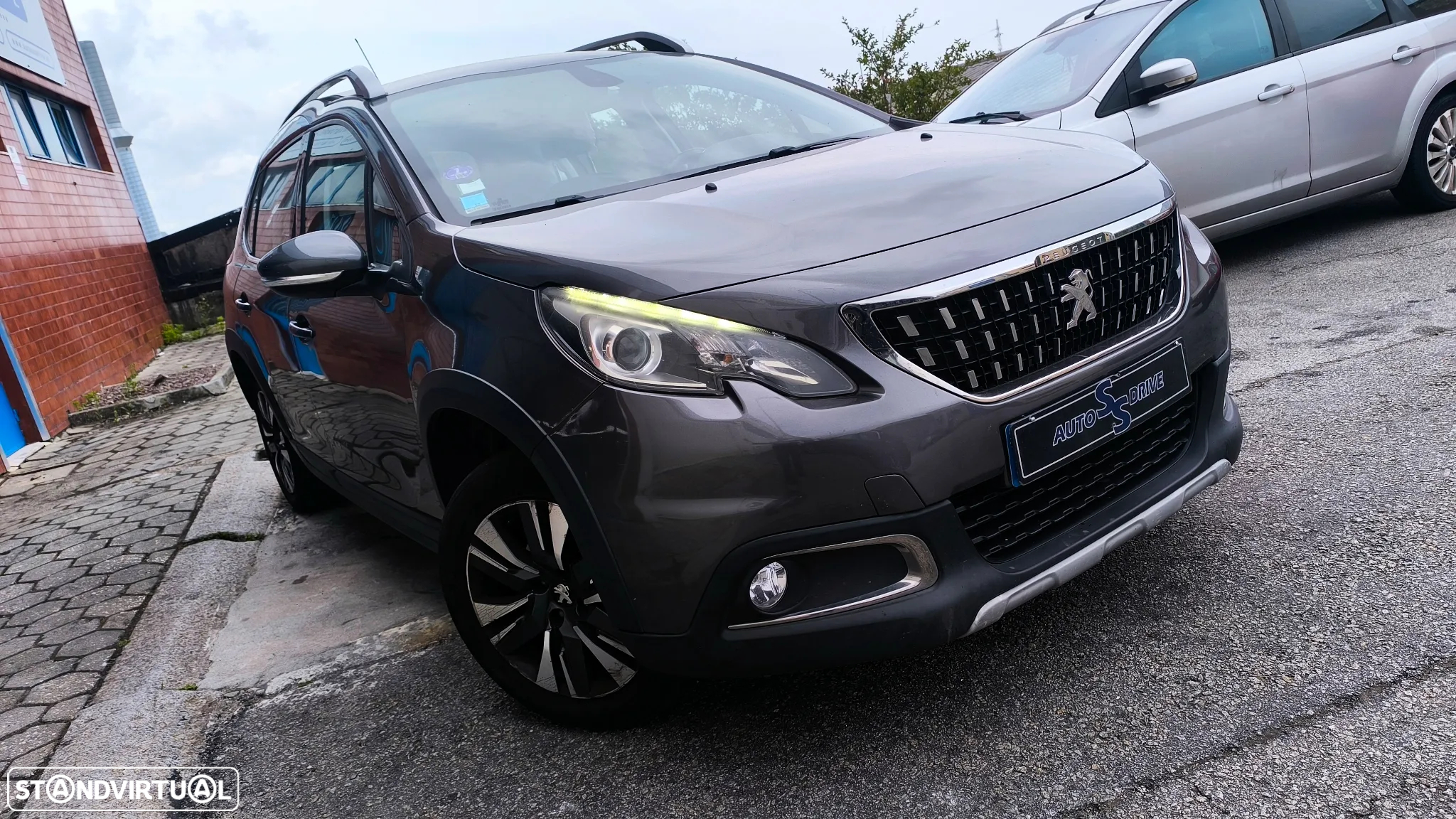 Peugeot 2008 1.2 PureTech Allure EAT6 - 3