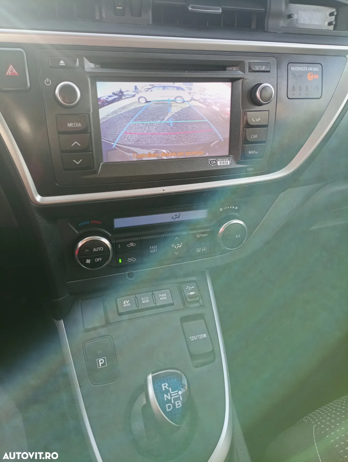 Toyota Auris - 12