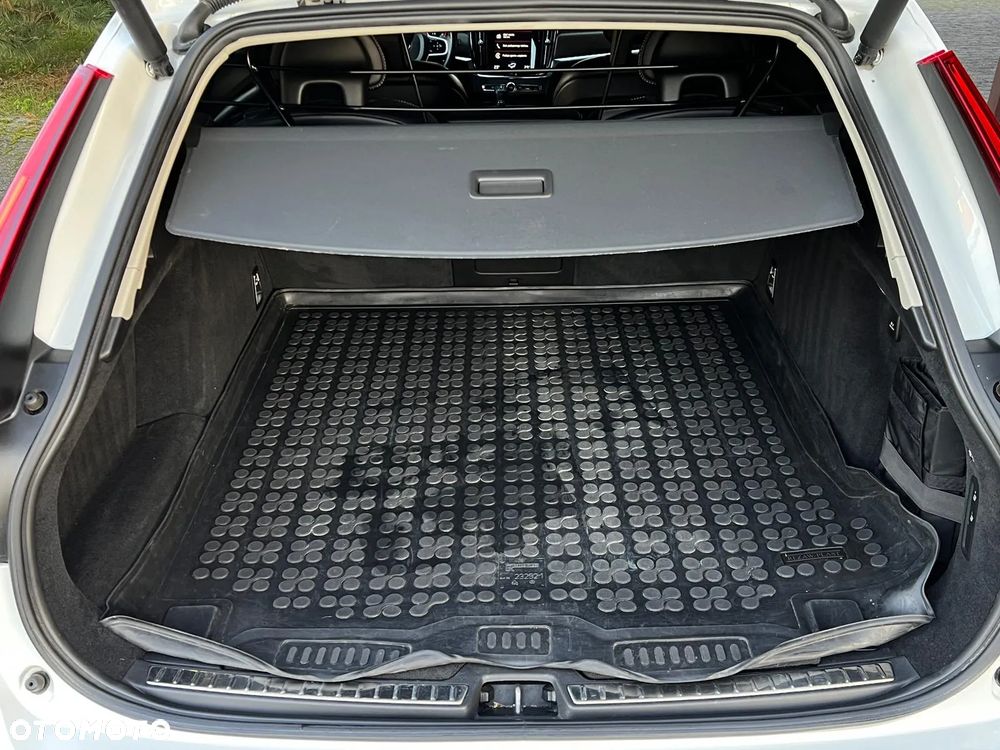 Volvo V90 Cross Country D5 AWD Pro - 38