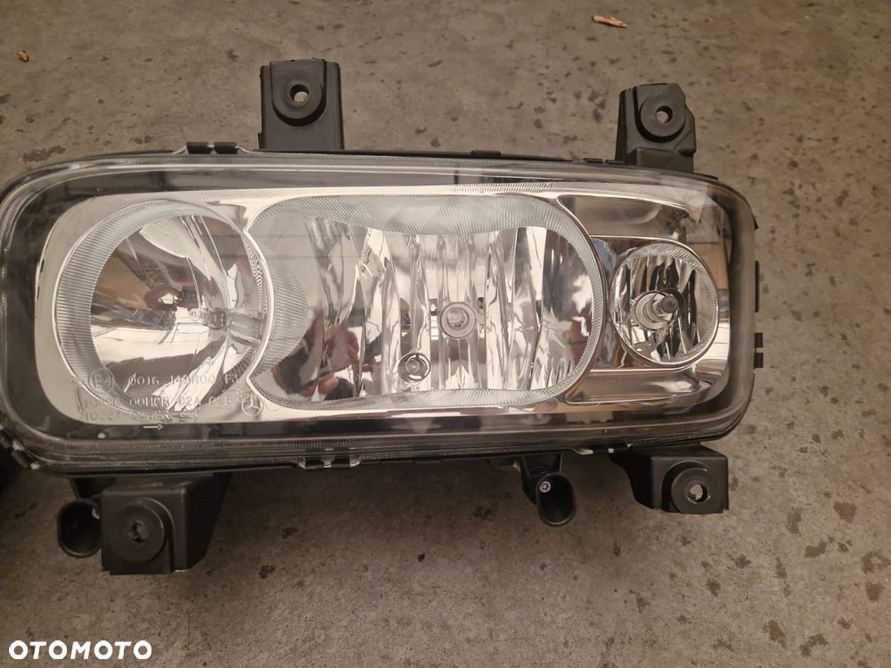 Lampa Mercedes Atego - 2