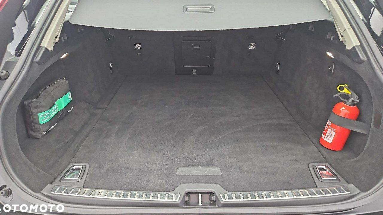 Volvo V90 D4 SCR Momentum Pro - 24