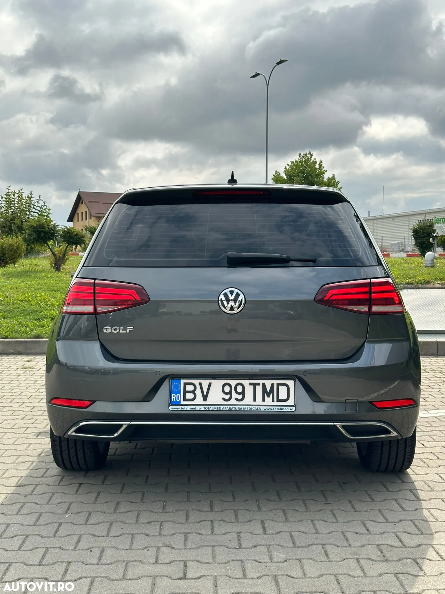 Volkswagen Golf 2.0 TDI Highline - 13