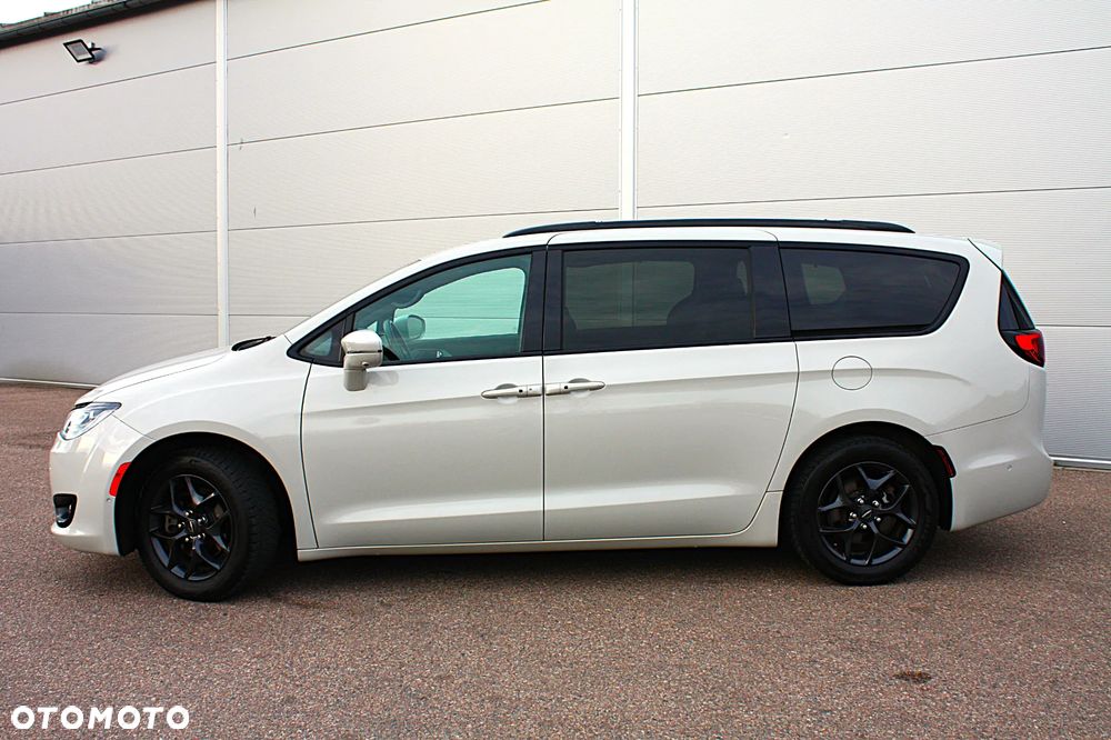 Chrysler Pacifica - 3
