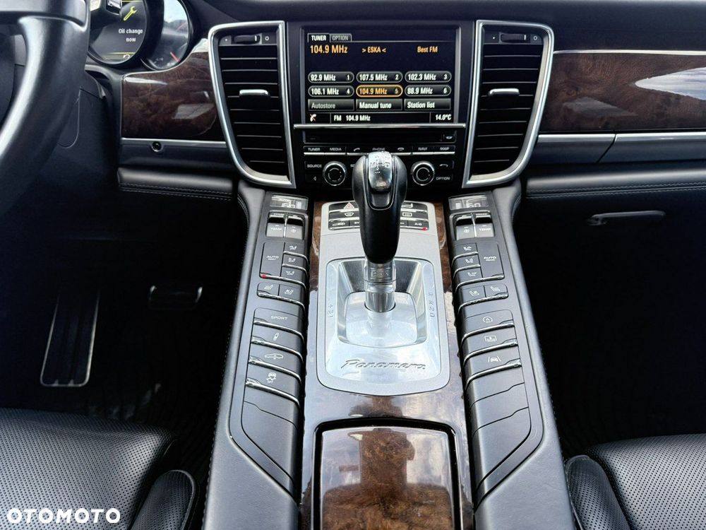 Porsche Panamera Turbo Executive - 35