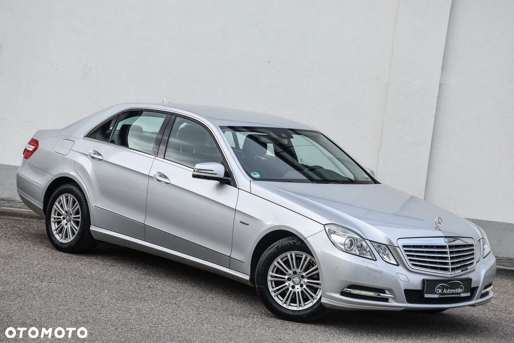 Mercedes-Benz Klasa E 200 BlueEFFICIENCY 7G-TRONIC Elegance - 2