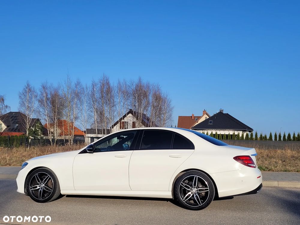 Mercedes-Benz Klasa E 220 d 4-Matic 9G-TRONIC - 3