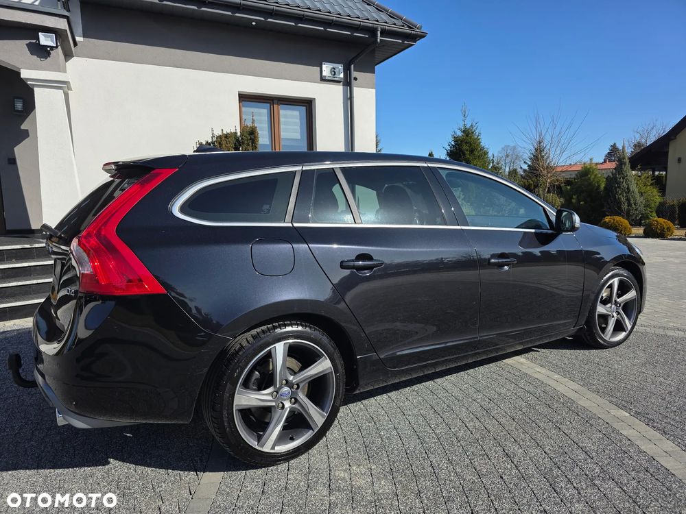 Volvo V60 D3 Geartronic Summum - 16