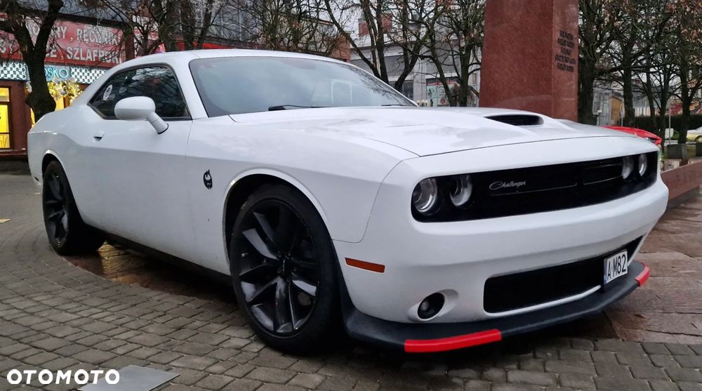Dodge Challenger 6.4 Scat Pack - 4