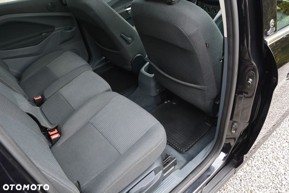 Ford Grand C-MAX 2.0 TDCi Titanium - 26