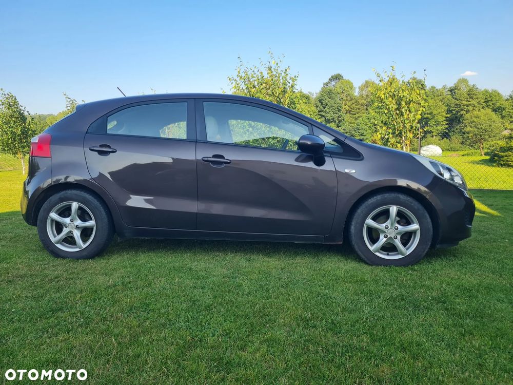 Kia Rio - 2