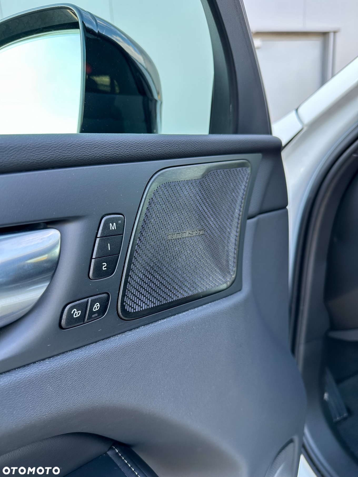 Volvo XC 60 B4 D Geartronic RDesign - 24