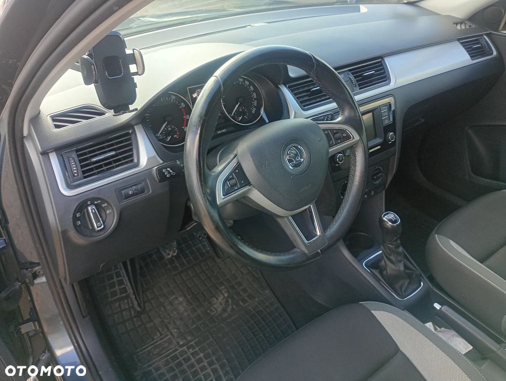 Skoda RAPID 1.2 TSI Ambition - 27