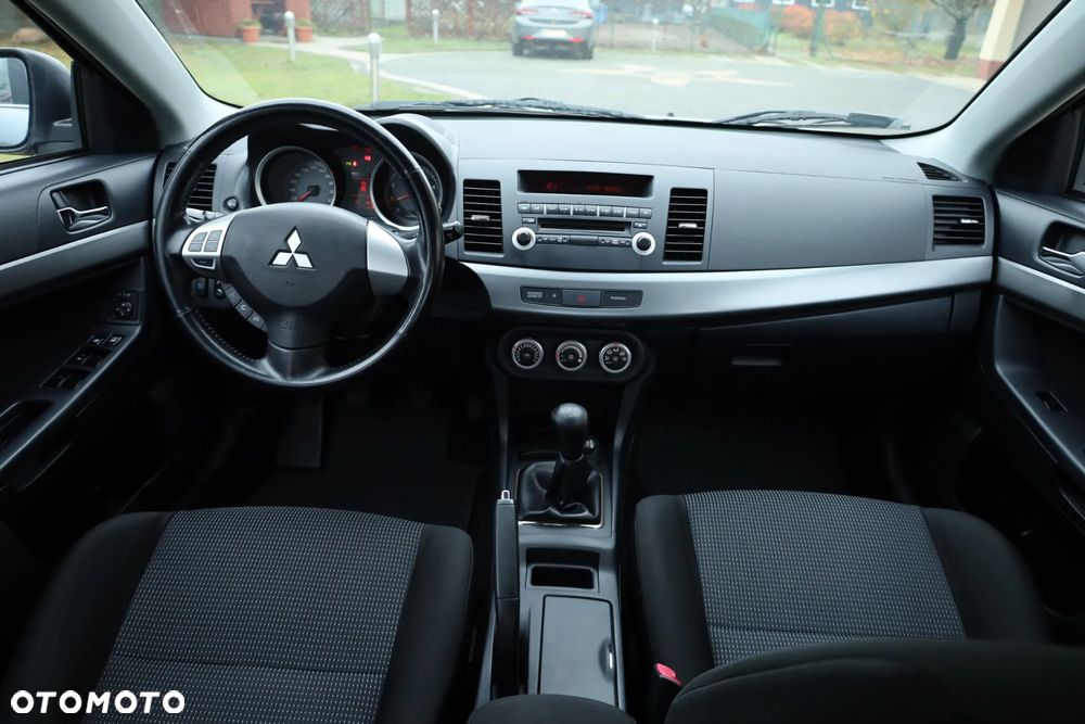 Mitsubishi Lancer 1.5 Invite - 14