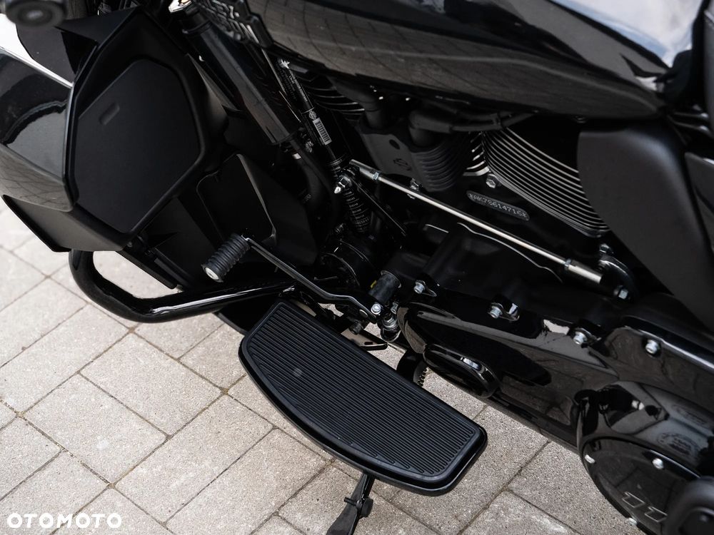 Harley-Davidson Touring Street Glide - 20