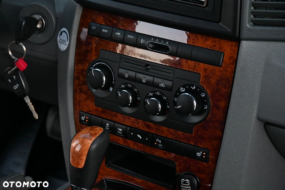 Jeep Grand Cherokee 5.7 V8 HEMI Automatik Overland - 25