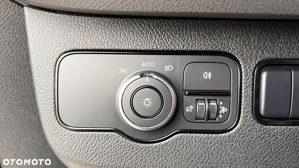 Mercedes-Benz Sprinter - 22