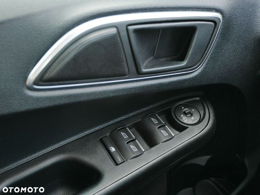 Ford B-MAX 1.0 EcoBoost COOL&CONNECT - 24