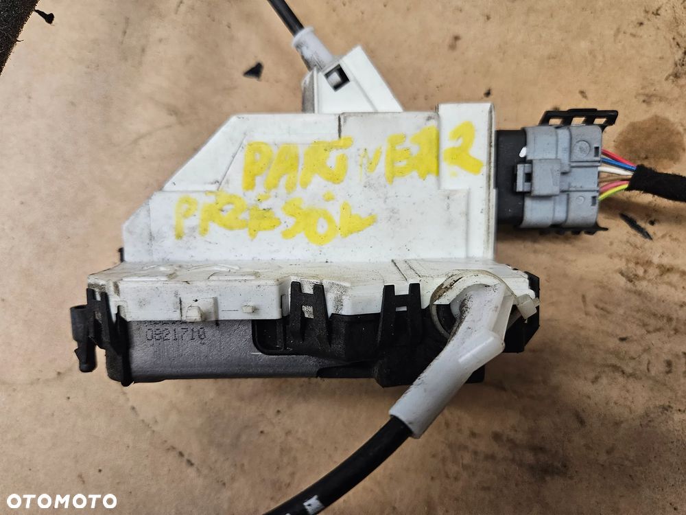 Citroen Berlingo Peugeot Partner 2 II zamek drzwi bocznych przesuwnych  prawy - 1