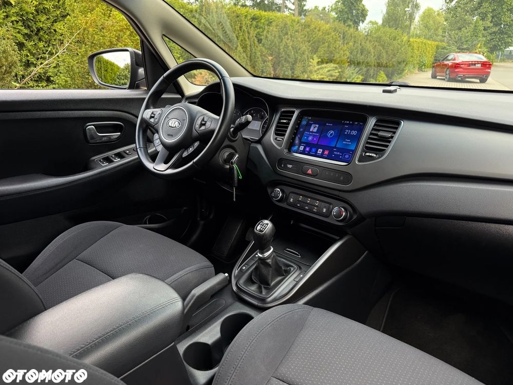 Kia Carens 1.6 GDI Dream Team Edition - 8