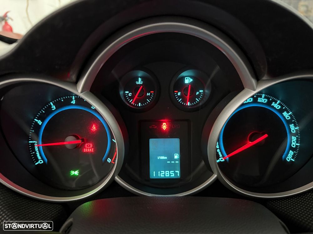 Chevrolet Cruze 1.6 LT - 17